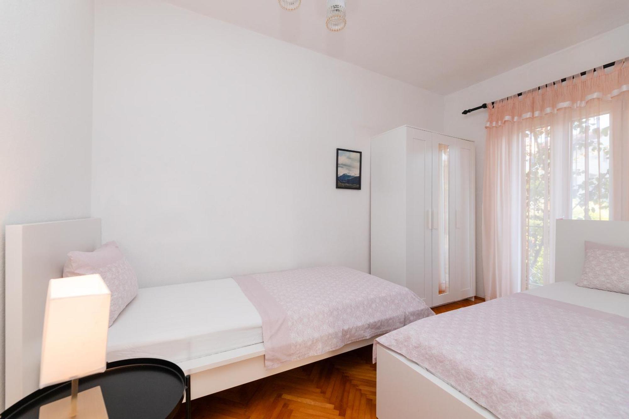 Apartments Martic Supetar Exterior photo